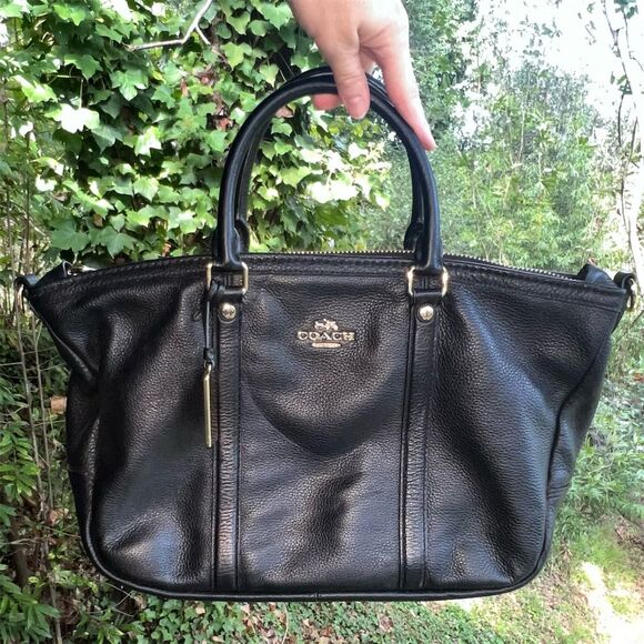 COACH Black Leather Shoulder Bag Satchel w Gold Hardware & Detachable Strap